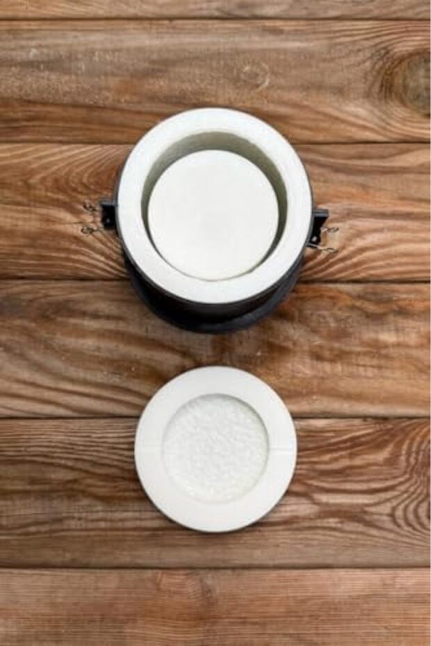 Loya 2 Circular Lid and Pulley Silicone Cup Mold 1302237