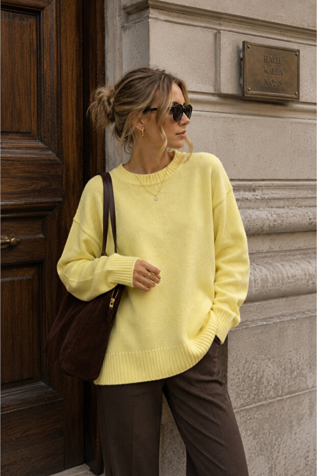 Women's Yellow Oversize Crew Neck Knitwear Sweater