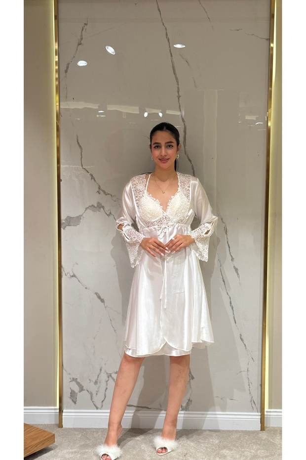 2-Piece Silky Satin Lace Nightgown Robe Set Bridal Bundle Dowry Nightgown Back Cross Tie Detail Robe Sleeve Lace