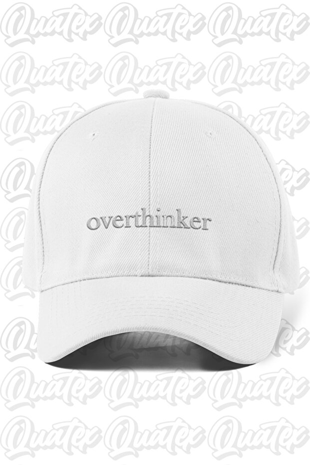 قبعة مطرزة من Overthinker - لون أبيض 100% قطن جبردين، قبعة موديل للجنسين