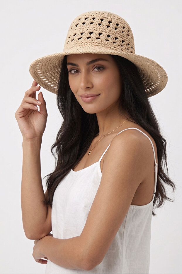 Women's Beige Natural Straw Fedora Hat | Stylish Model Suitable for Summer Beach Use