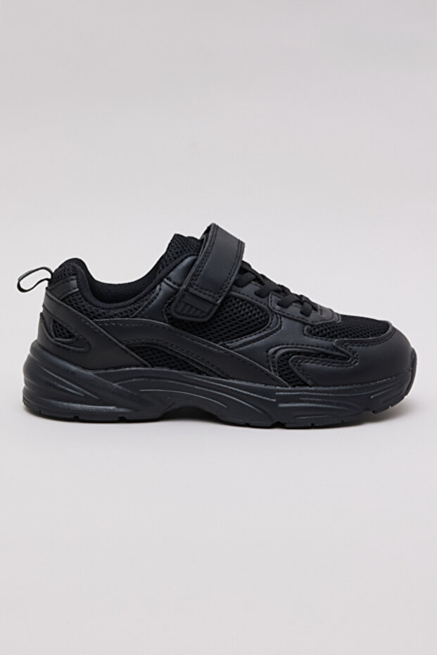 Mesh Detail Velcro Closure Sports Shoes