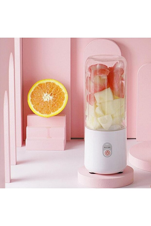 Mini portable smoothie blender.