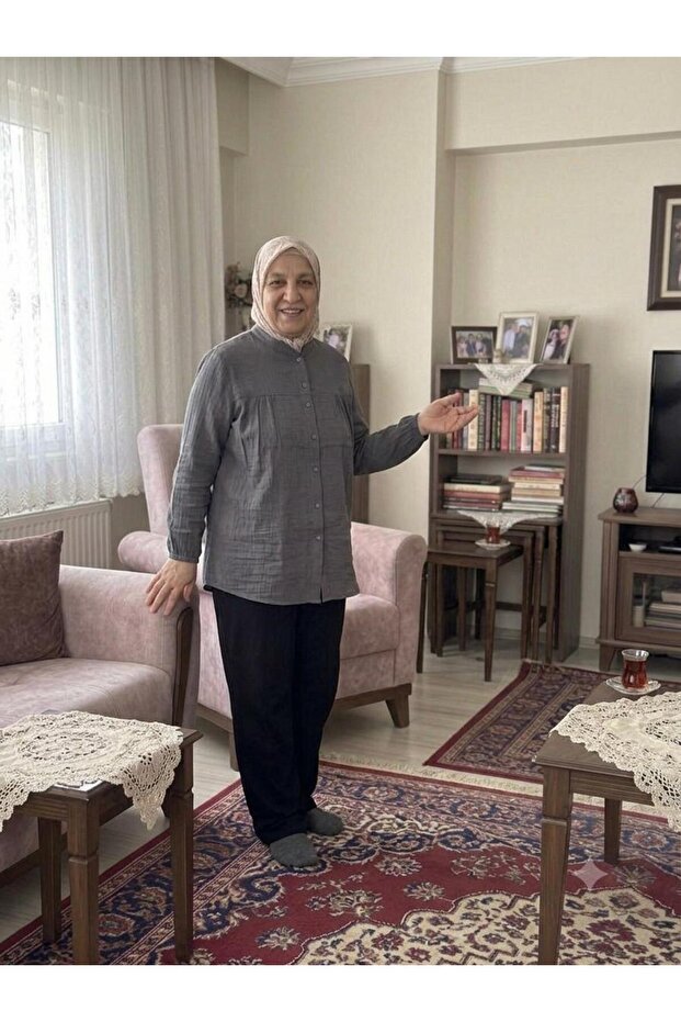 قميص مسلم من القماش ذو طيات أمامية مقاس كبير
