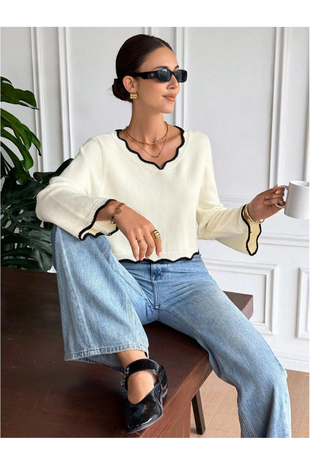 Women's V-Neck Contrast Detailed Knitwear Sweater