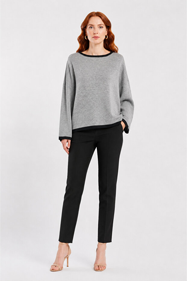 Women's Basic Knitwear Sweater - Oversize Cut