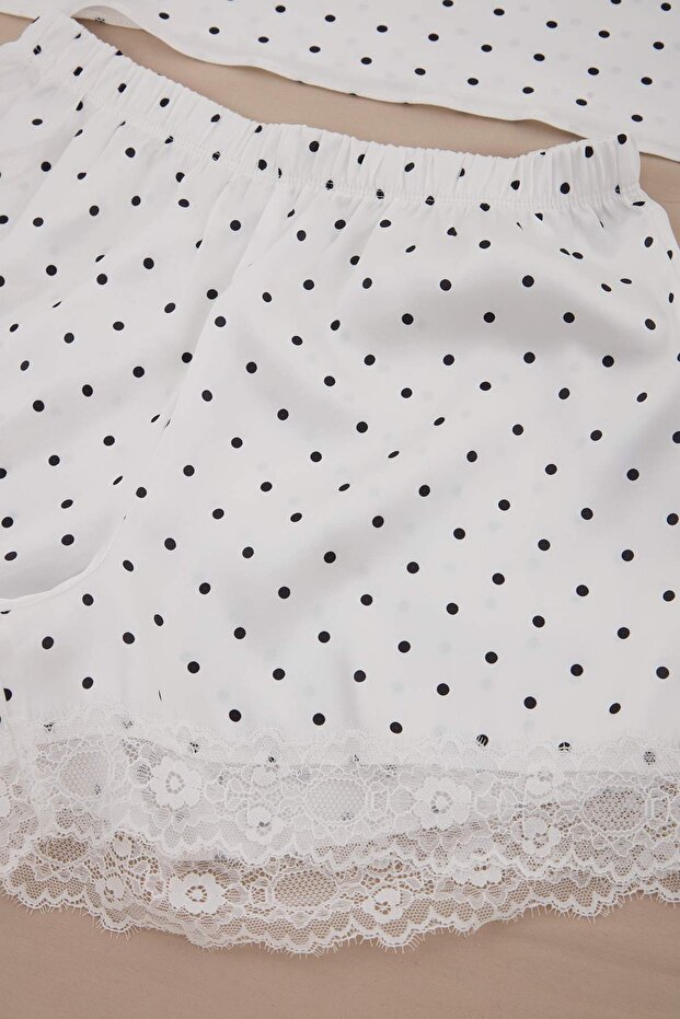 Beyaz Puantiyeli Dantel Detaylı Saten Dokuma Pijama Takımı THMSS26PT00231 - 6