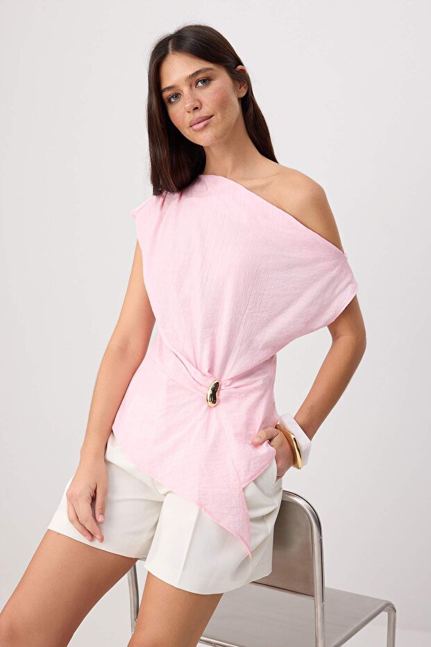 Pembe Kayık Yaka Fitted Toka Detaylı Dokuma Bluz TWOAW26BZ00058