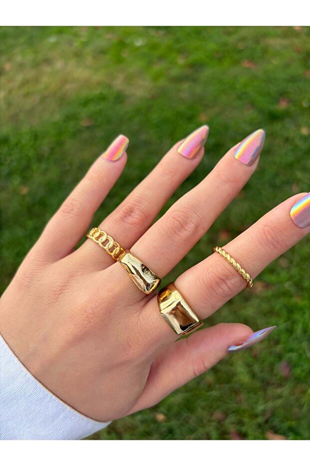 Women's Minimal & Bold Gold Ring Set
