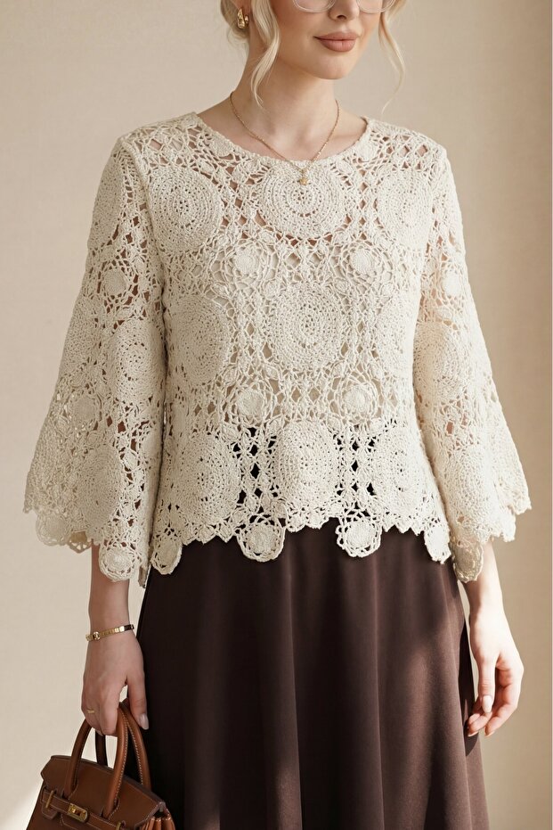 Round Neck Spanish Sleeve Knitwear Blouse -Cream