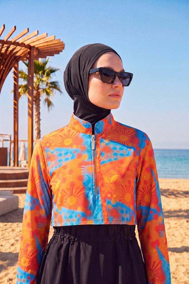 طقم ملابس سباحة كاملة من 3 قطع بنمط الشمس والتموجات باللونين البرتقالي والأزرق 2287