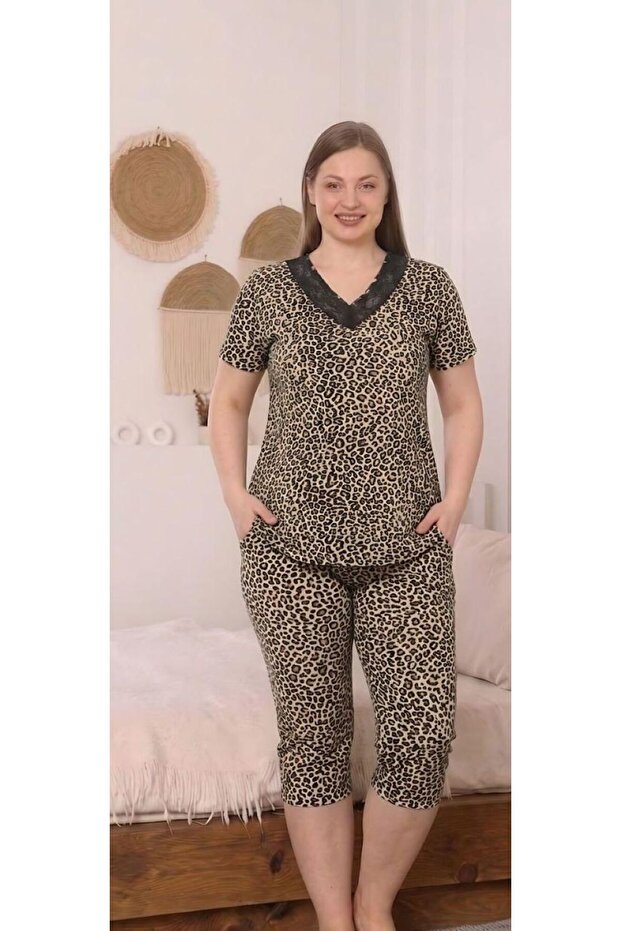 Mooda Women's Large Size 100% Viscose Leopard Patterned Lace Detailed V-Neck Lycra Viscose Capri Pajama Set