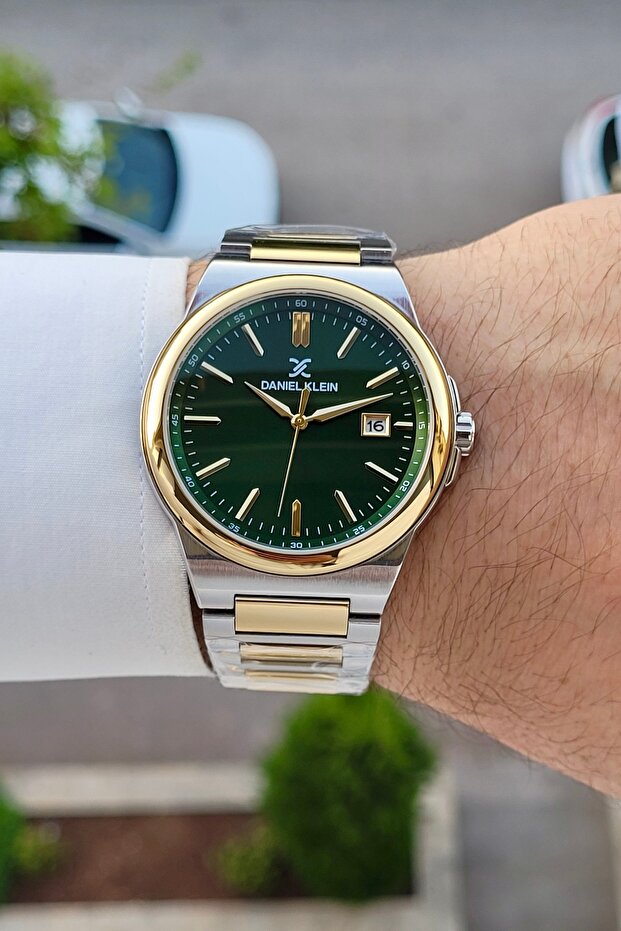 Men's Wristwatch with Green Dial, Gold Metallic Color Strap, Calendar, 2-Year Warranty