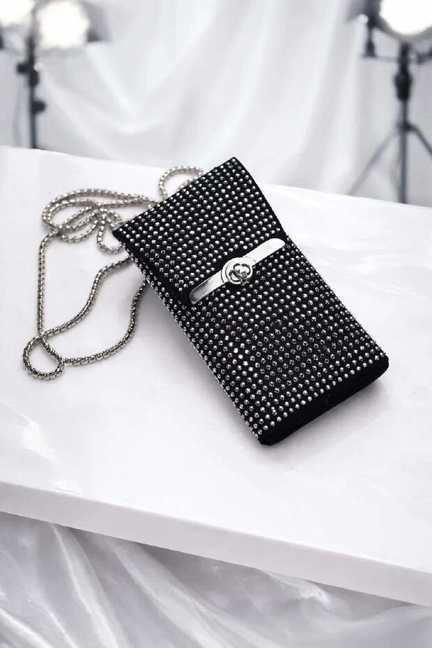 01 Fully Stone-Encrusted Phone Holder Model Flip Buckle Bag
