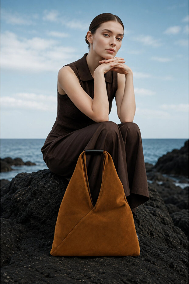 Tan Suede Women's Shoulder Bag 01Wbs7365