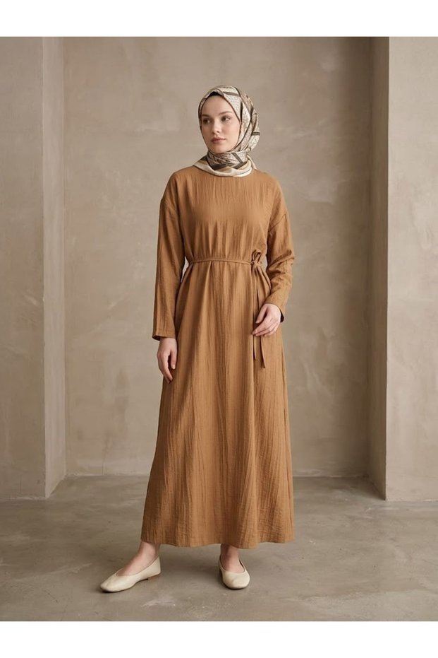 Women's Woven Strawberry Fabric Belted Long Comfortable Fit Pocketless Daily Hijab Dress-Tan
