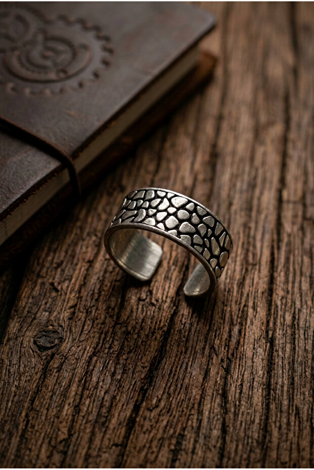 Special Design Masculine Adjustable Men's Ring with Pebble Motif