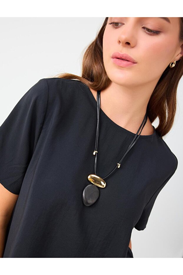 Bohemian Retro Necklace with Black Metal Charm Detail