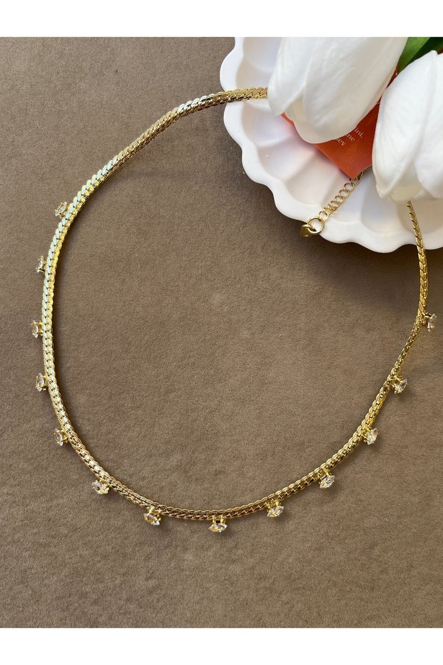 Stella Shine Necklace – Gold Tone Elegant Choker with Sparkling Stone Detail