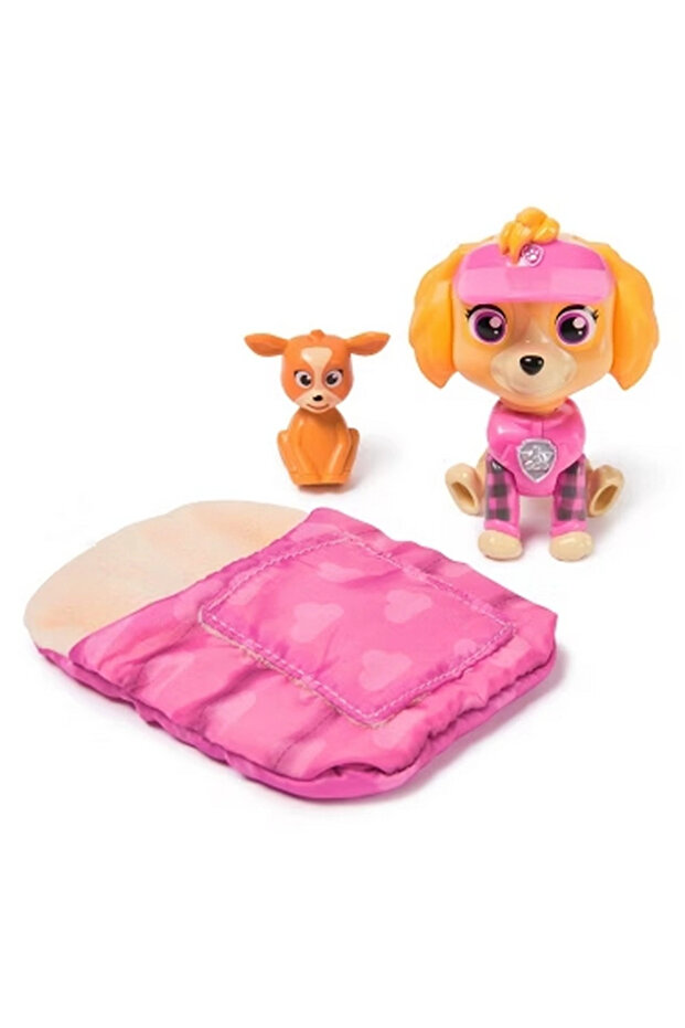 Skye's Camping Figures