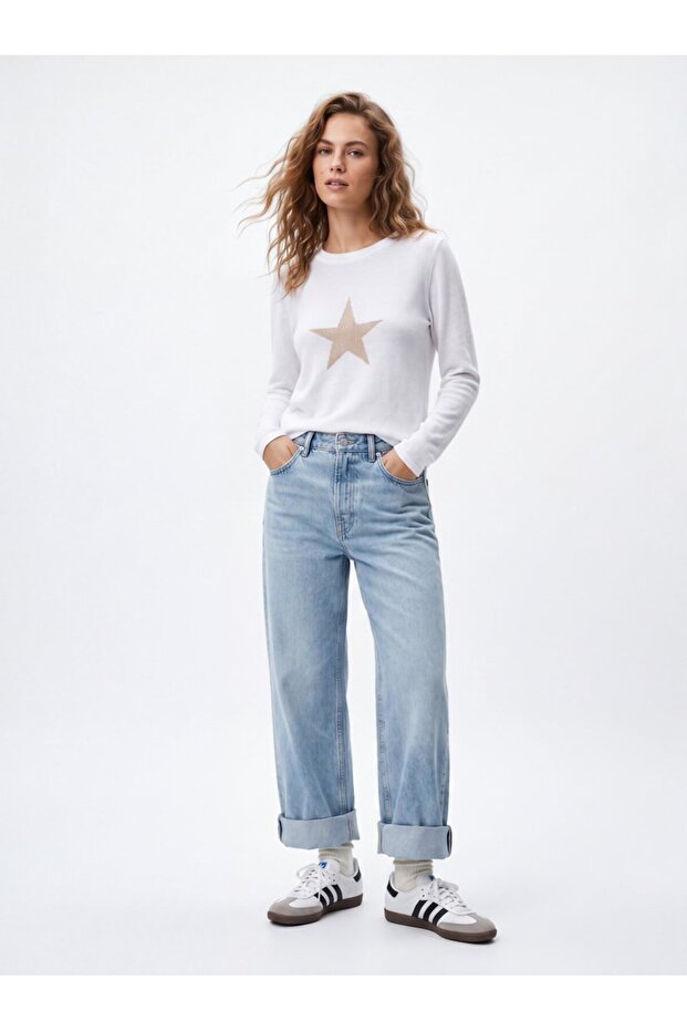 Long Sleeve Basic White Sweatshirt with Pattern on the Front