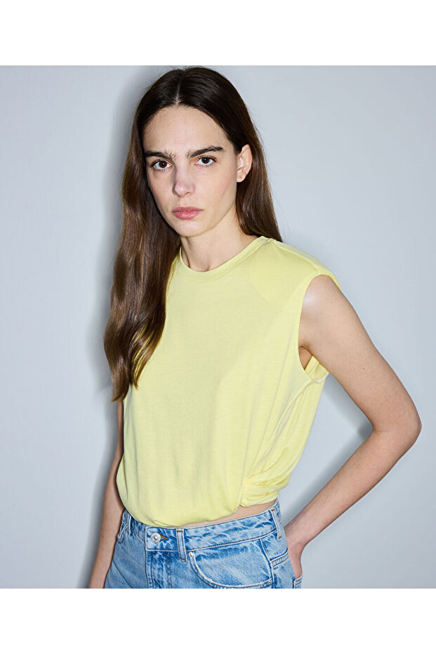 Asymmetrical Knotted Padded T-Shirt