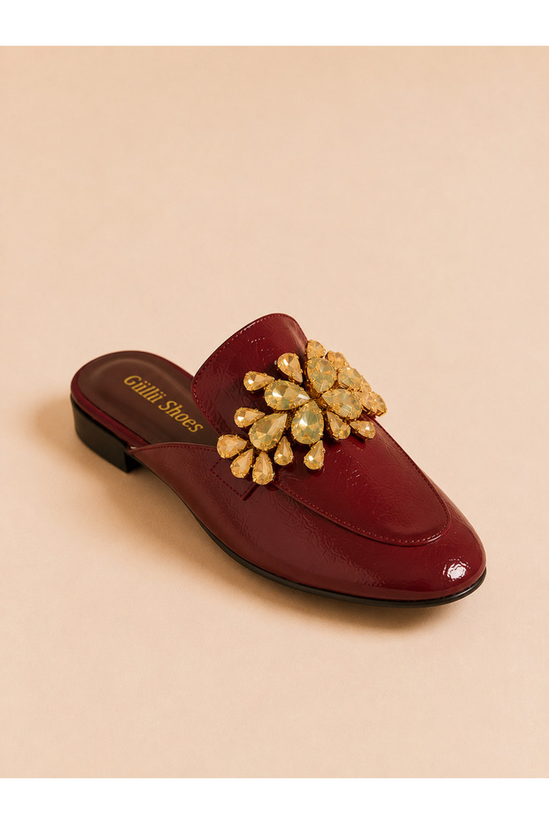 Kadın Bordo Rugan Taş İşlemeli Çiçek Aksesuarlı Sivri Burun Slip-On Kısa Topuklu Terlik - 4