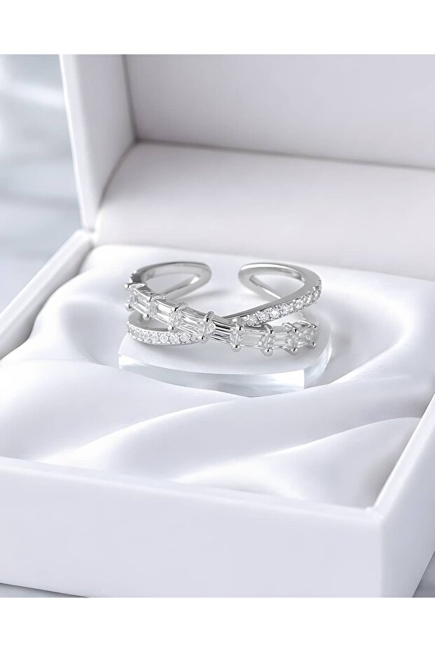 Velisora Double Look Baguette Zircon Stone Adjustable Ring