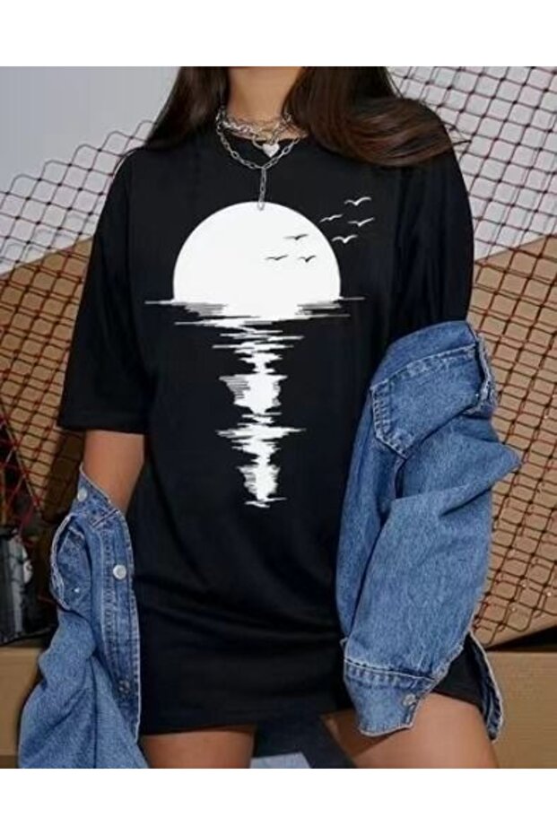 Oversize Minimalist Graphic Printed Short Sleeve T-Shirt