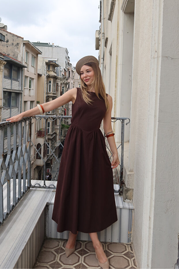 Aci Brown Backless Detailed Midi Dress
