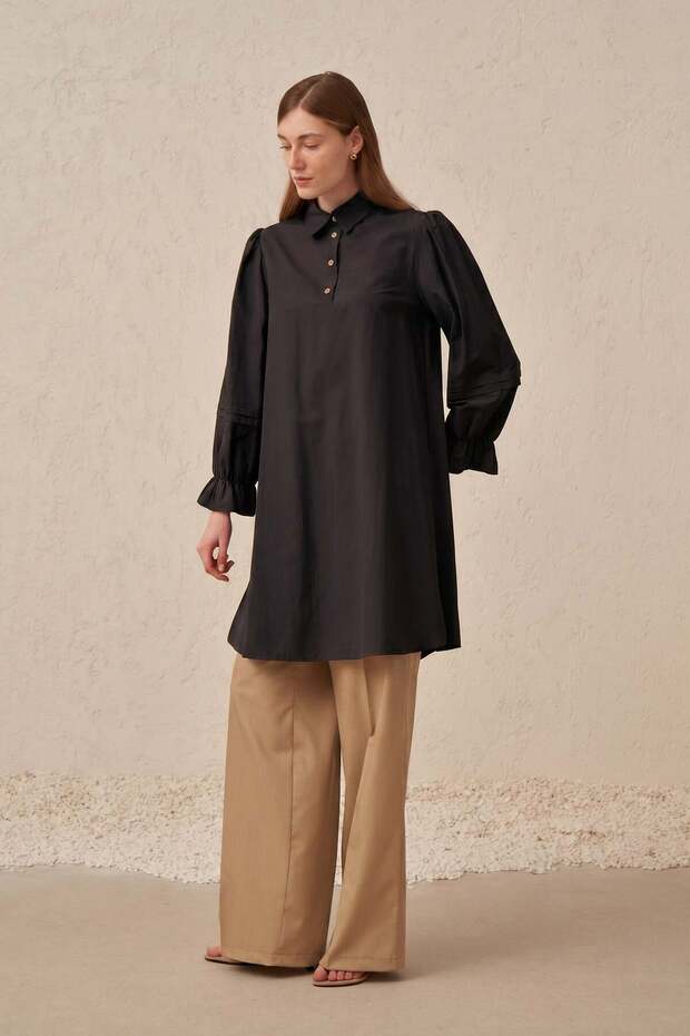 Black-Kolu Aller and Ruffle Detailed Tunic