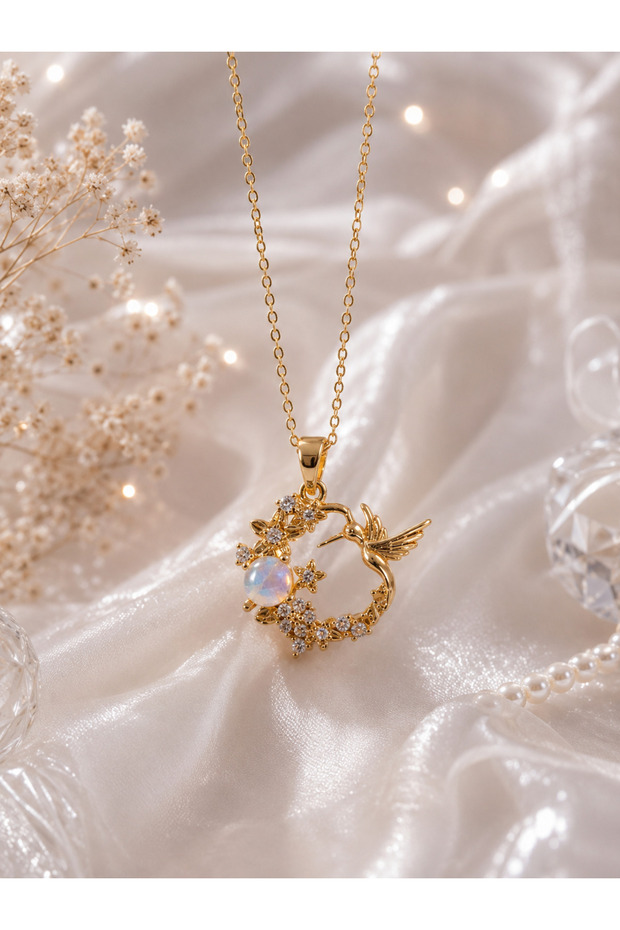 Dreamy Wings Bird Detailed Steel Necklace (Gold Color)