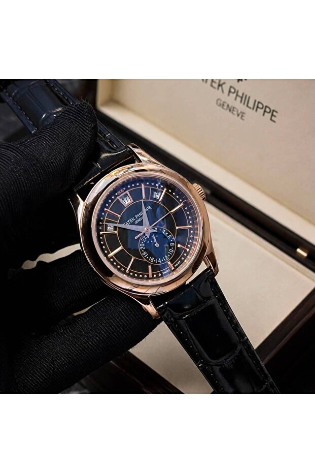 Master quality automatic watch in leather strap - 1