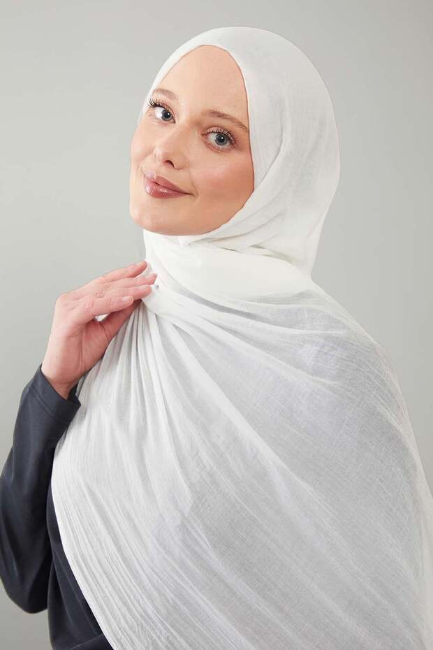 شال هاواي أبيض سادة