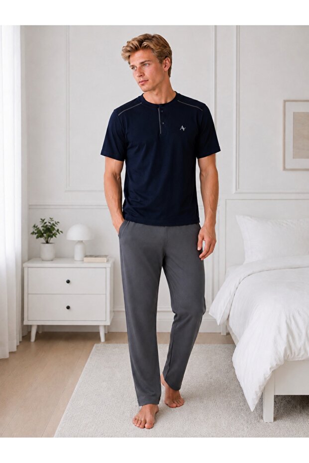 Men's Large Size Short-Sleeved Pajama Set with Buttoned Collar, 100% Cotton, Model with Pocket Details.