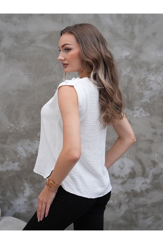 Bluz with Pleated Shoulders and Button Details