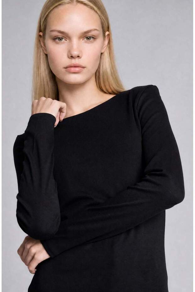 تي شيرت أسود بأكمام طويلة وياقة دائرية من Slim Fit Basic Modal I0335AX26AU