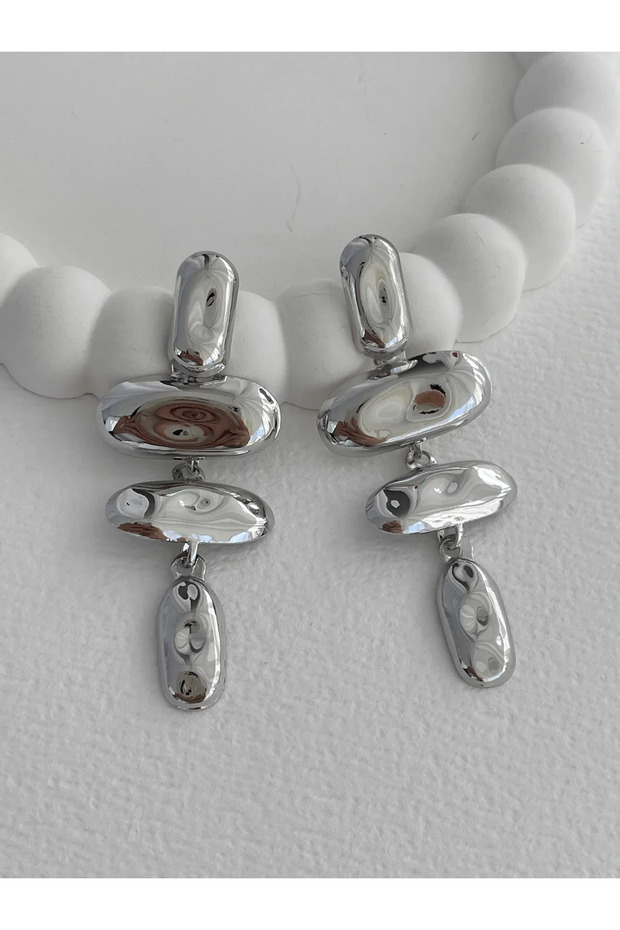 Special Series Dangle Oval Design Silver Earrings