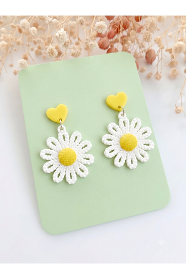 Yellow Heart Daisy Earrings - Romantic & Summer-Ready Women's Jewelry