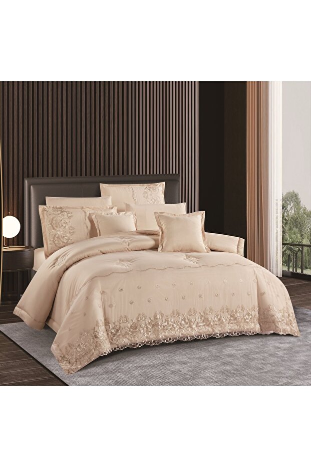 طقم لحاف عرايسي مع مفرش نفرين مجوز يتكون من 8 قطعه جديد وجهين مكرو فيبر بولستر