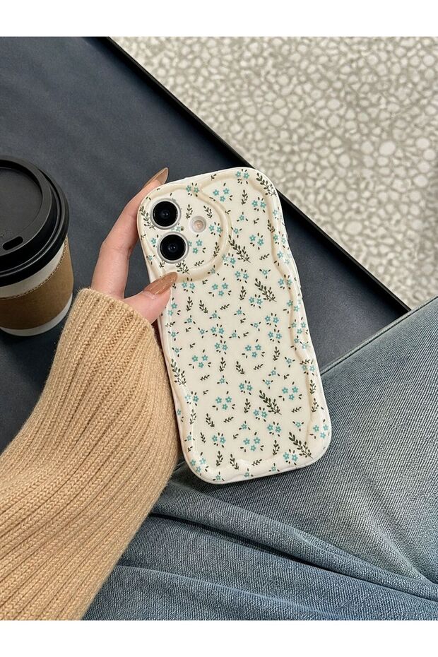 Iphone 17 blue flowery ecru case