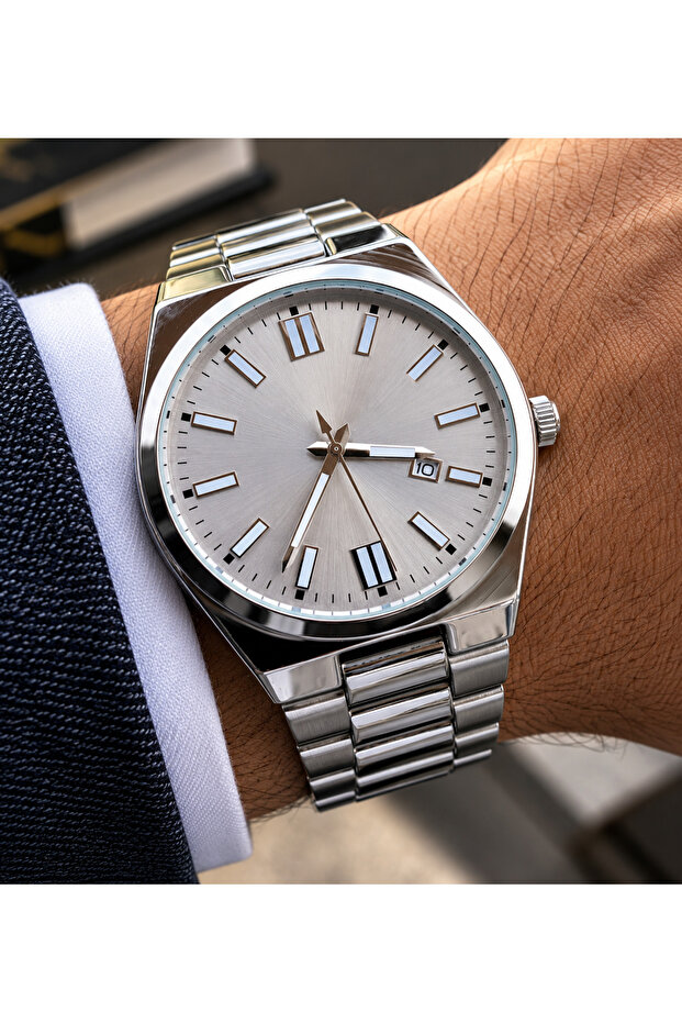 Men's Wristwatch Silver Color Smoked Dial with Calendar Stylish Design Gift Boxed