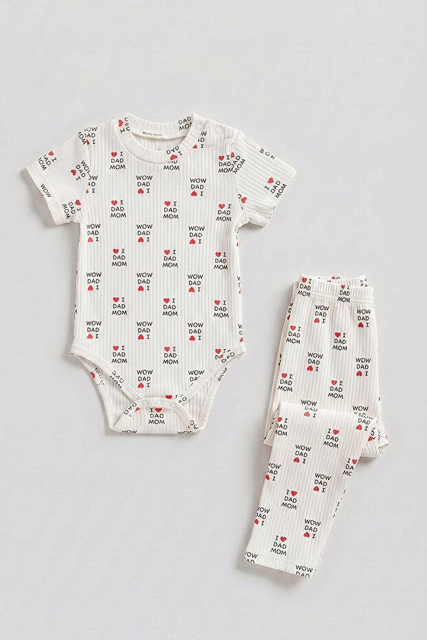 I Love Mom Dad Patterned 2-Piece Baby Set with Snap Fasteners