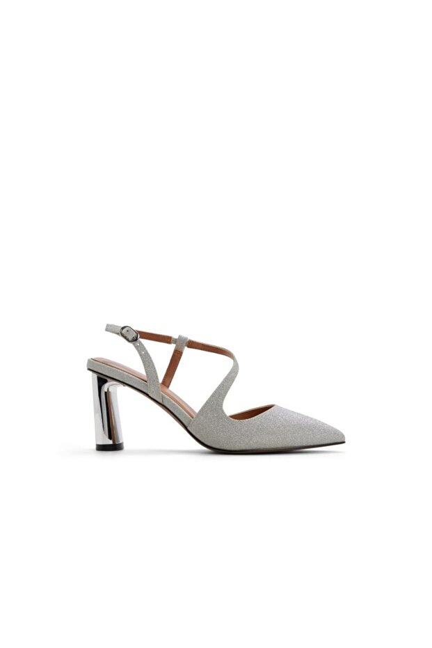 Novaah / Heeled Shoes