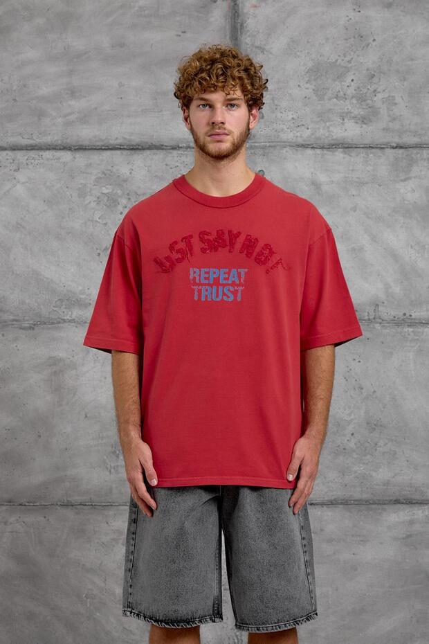 Men's T-Shirt with Letter Stitching, Washable, Red, Oversize, Crew Neck, Cotton