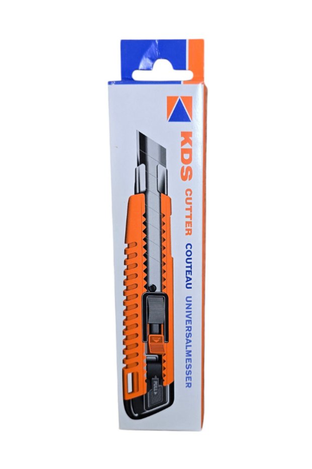 LC-405 18mm Cutter Knife Pack of 2 LC-405 18mm Utility Cutter Knife Pack of 2 | One-Hand Safety Lock | Heavy Duty Snap-Off Blade | Orange Handle | Made in Japan