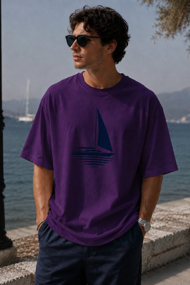 Minimal Sailboat Printed Unisex Oversize T-Shirt – Cotton Crew Neck Casual T-Shirt