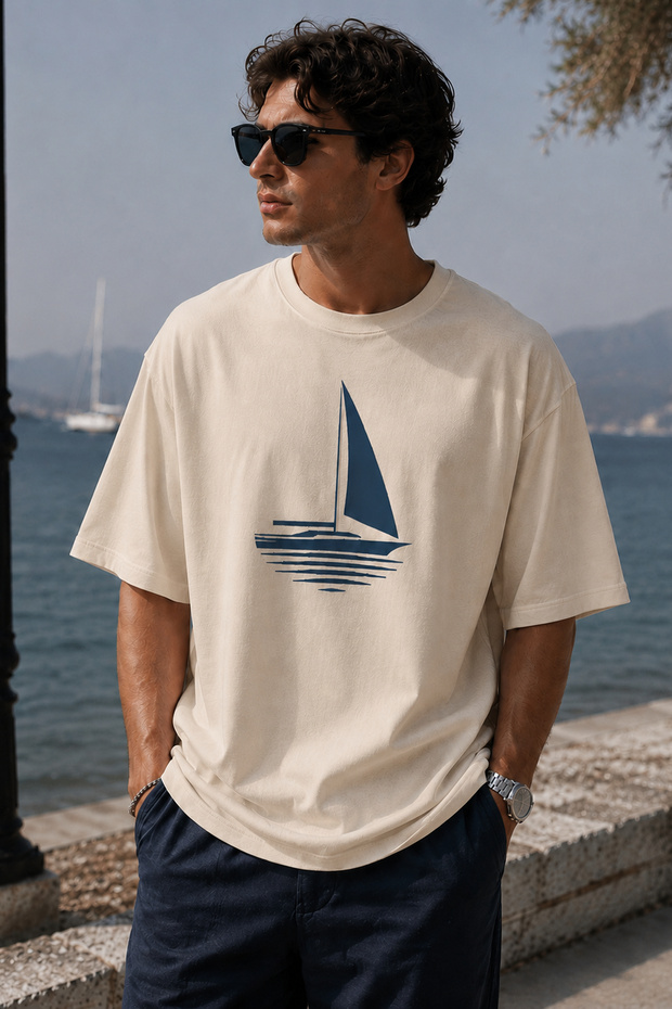 Minimal Sailboat Printed Unisex Oversize T-Shirt – Cotton Crew Neck Casual T-Shirt