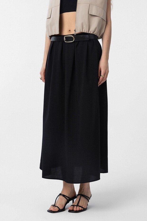 Pleated women's midi skirt