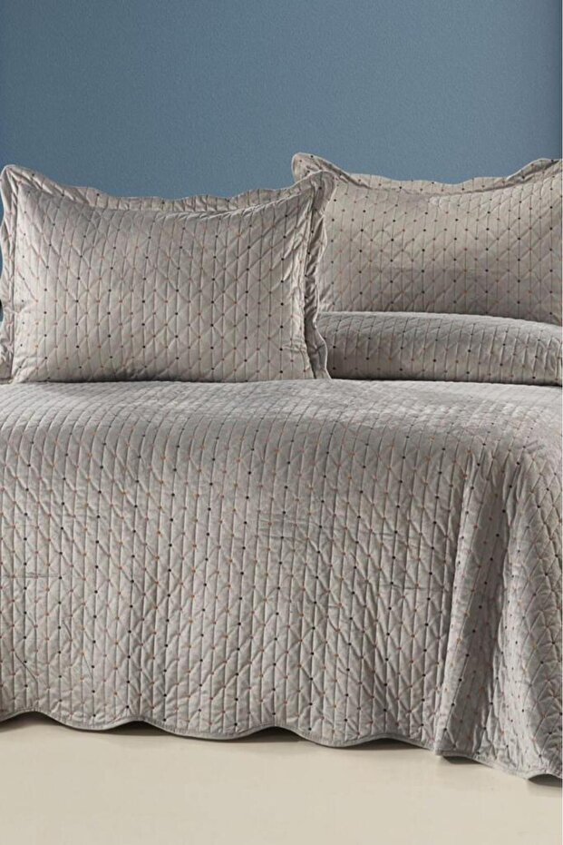 Serelina Luxury Embroidered Velvet Double Bedspread Gray